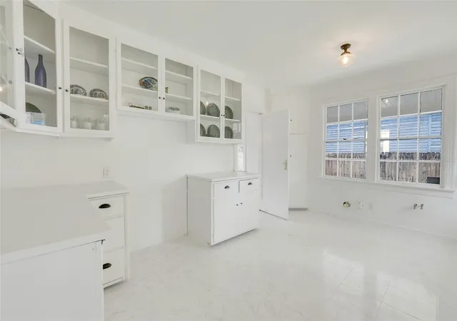 3rd image of 504 E Citrus Ave, Eustis, FL 32726 | MLS# G5112488
