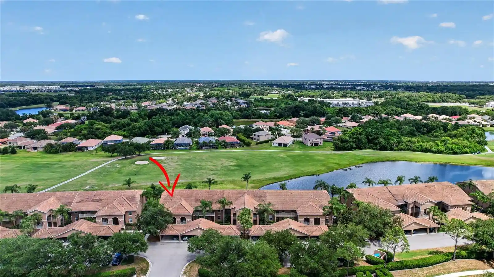 Listing Photo 2 - Condo for sale in 915 Fairwaycove Ln located at 915 Fairwaycove Ln, BRADENTON, FL 34212 - Unit #101