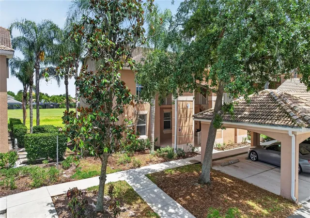 Photo 4 of Condo for sale at 915 Fairwaycove Ln #101, Bradenton, FL 34212 | MLS# A4693958 | Listing updated on 2026-09-20