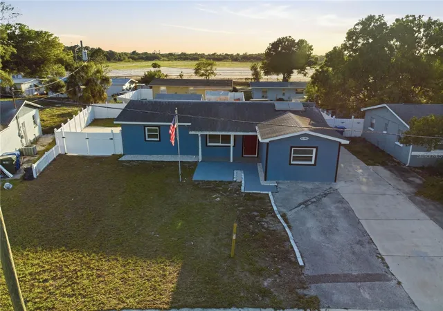 3rd image of 12760 118Th St, Largo, FL 33778 | MLS# TB8509617
