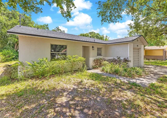 Photo 2 of Single family home for sale at 1725 California Ave, Saint Cloud, FL 34769 | MLS# S5150113 | Listing updated on 2026-05-18