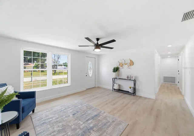 Photo 3 of Sale Pending at 4760 Seville Dr, Sarasota, FL 34235 | MLS# A4693968 | Listing updated on 2026-09-12