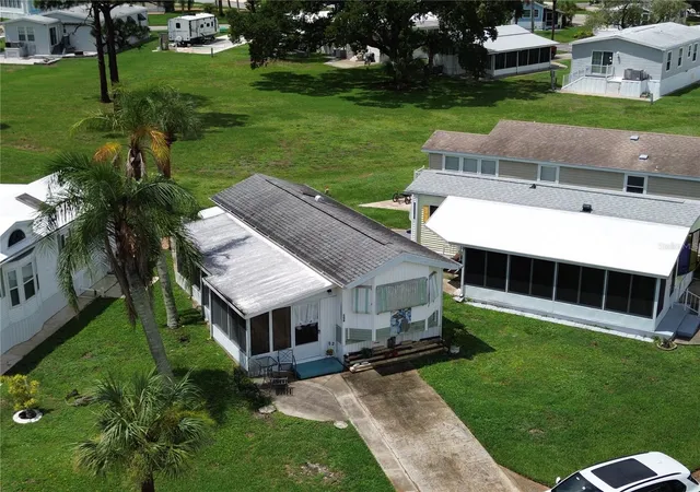 2nd image of 158 Brookshire Dr, Nokomis, FL 34275 | MLS# S5150115