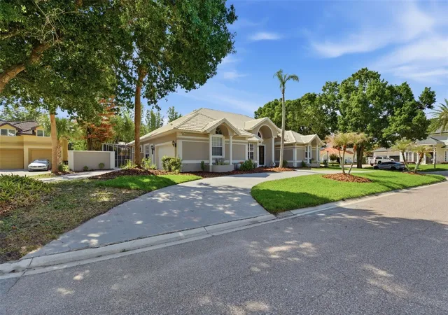 Photo 4 of Single family home for sale at 8935 Jonathan Manor Dr, Orlando, FL 32819 | MLS# O6408670 | Listing updated on 2026-09-02