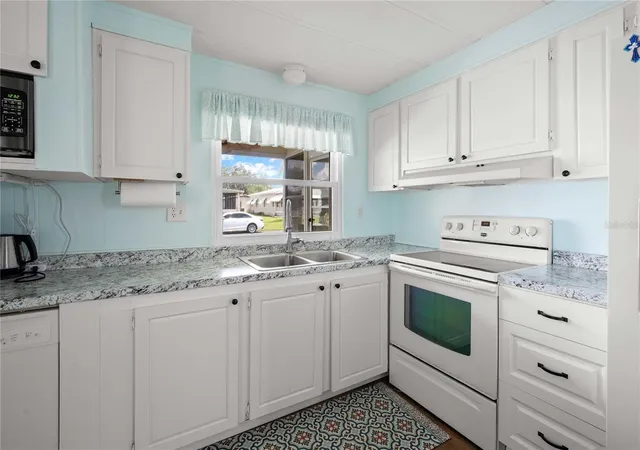 Photo 3 of Manufactured home for sale at 36650 Dina Dr, Zephyrhills, FL 33542 | MLS# TB8509697 | Listing updated on 2026-05-20