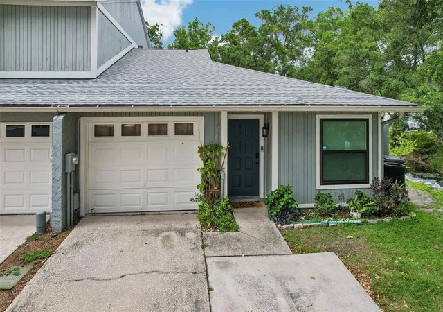 Photo 1 of Townhouse for sale at 4001 Bainwood Ct, Tampa, FL 33614 | MLS# TB8509702 | Listing updated on 2026-08-26