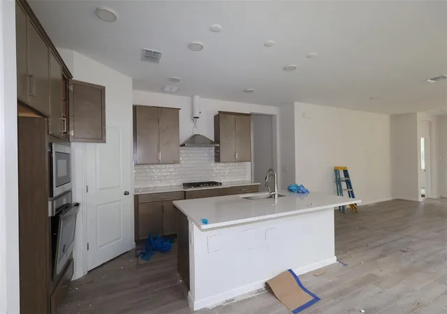 3rd image of 1296 Hyde St, Saint Cloud, FL 34771 | MLS# O6408711