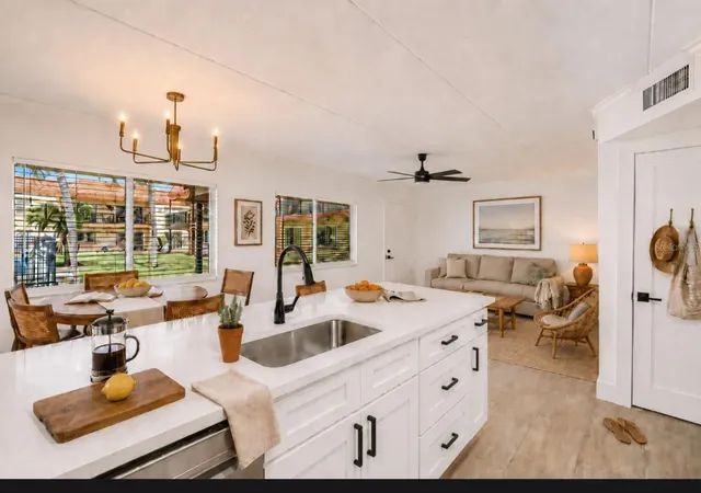 3rd image of 10375 Paradise Blvd, Treasure Island, FL 33706