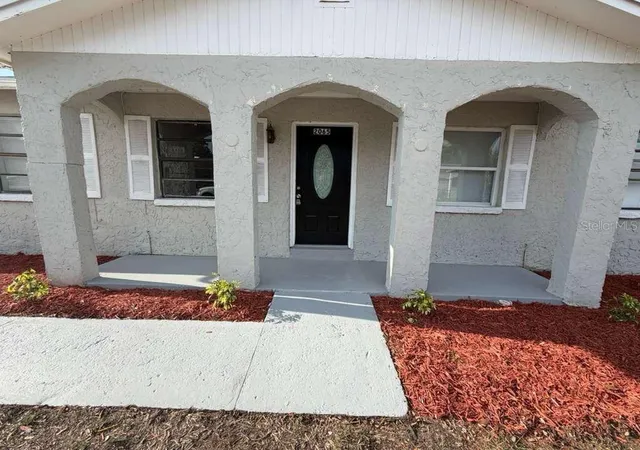 Photo 3 of Single family home for sale at 2065 Balfour Cir, Tampa, FL 33619 | MLS# TB8509717 | Listing updated on 2026-09-30