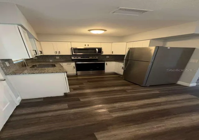 Photo 3 of Single family home for sale at 2065 Balfour Cir, Tampa, FL 33619 | MLS# TB8509717 | Listing updated on 2026-10-29