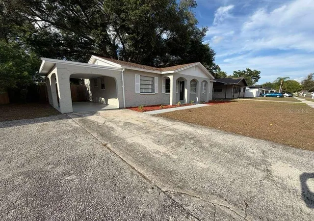Photo 10 of Single family home for sale at 2065 Balfour Cir, Tampa, FL 33619 | MLS# TB8509717 | Listing updated on 2026-08-28