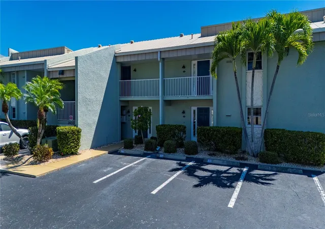 3rd image of 1400 Mineo Dr #12D, Punta Gorda, FL 33950 | MLS# C7526311