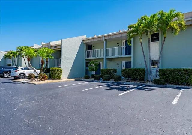 5th image of 1400 Mineo Dr #12D, Punta Gorda, FL 33950 | MLS# C7526311