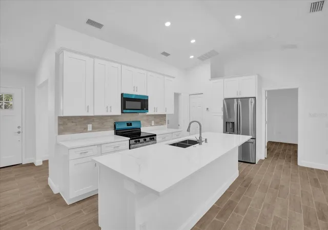 image of 300 Cherokee Ave, Orange City, FL 32763 | MLS# O6408739