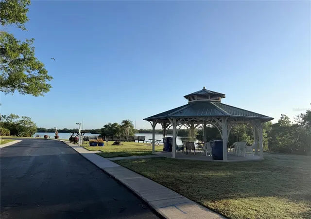 Photo 19 of Manufactured home for sale at 10399 67th Avenue #4, SEMINOLE, FL 33772 | MLS# TB8509740 | Listing updated on 2026-09-29