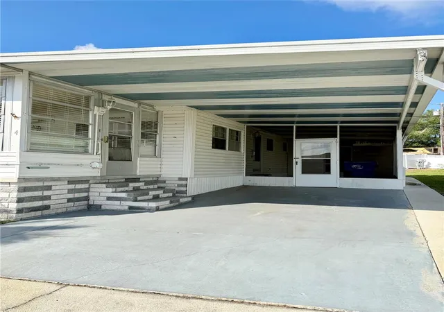 Photo 2 of Manufactured home for sale at 10399 67th Avenue #4, Seminole, FL 33772 | MLS# TB8509740 | Listing updated on 2026-09-29