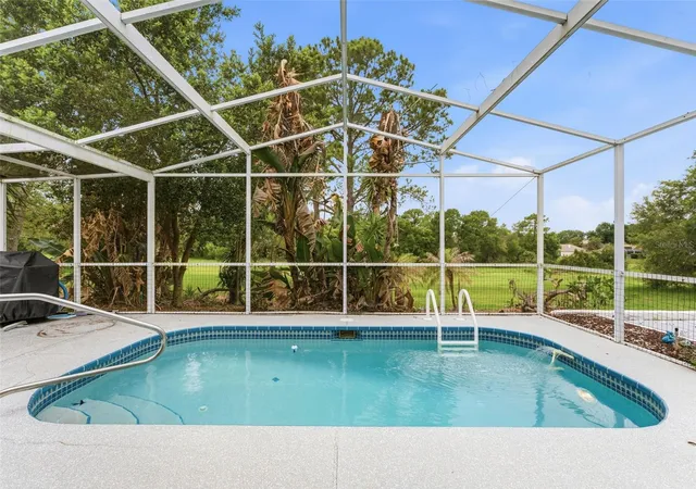 3rd image of 10439 Casa Grande Cir, Spring Hill, FL 34608 | MLS# W7885859