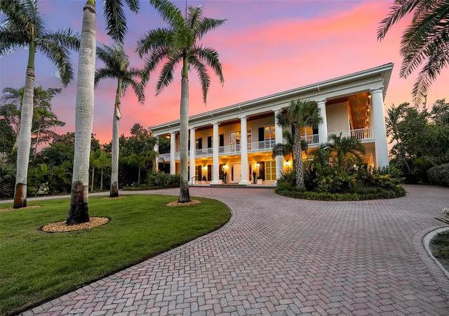 Photo 1 of Single family home for sale at 8132 Sanderling Rd, Sarasota, FL 34242 | MLS# A4694017 | Listing updated on 2026-07-09