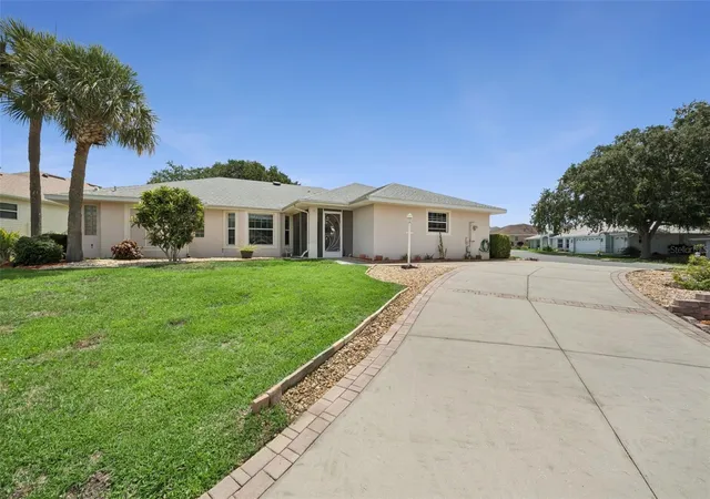 Photo 2 of Single family home for sale at 21101 Braveheart Dr, Leesburg, FL 34748 | MLS# G5112516 | Listing updated on 2026-10-12
