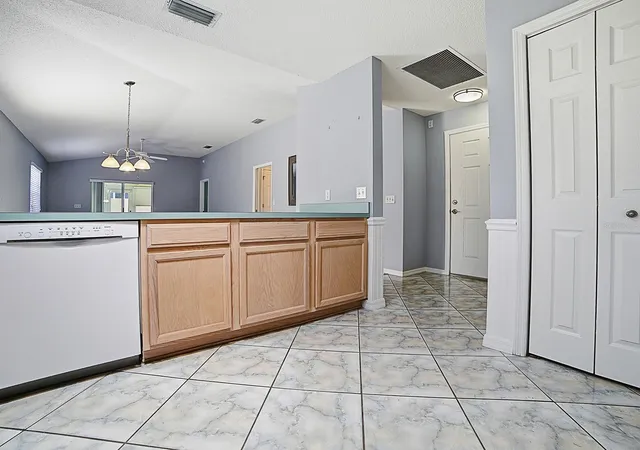 4th image of 872 Winchester Ct, The Villages, FL 32162 | MLS# G5112518