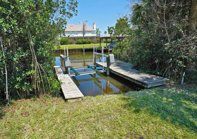 Photo 3 of Single family home for sale at 2080 Newfound Harbor Dr, Merritt Island, FL 32952 | MLS# V4949152 | Listing updated on 2026-05-19