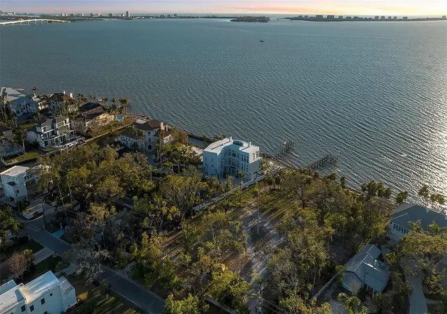 5th image of 2046 Alameda Ave, Sarasota, FL 34234 | MLS# A4694028