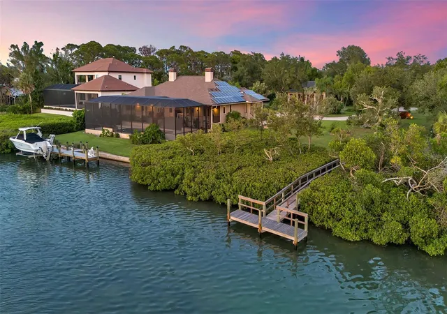 Photo 3 of Single family home for sale at 612 Laurel Rd W, Nokomis, FL 34275 | MLS# A4694029 | Listing updated on 2026-08-29