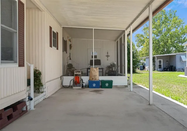 Photo 4 of Sale Pending at 15299 Brookridge Blvd, Brooksville, FL 34613 | MLS# TB8509768 | Listing updated on 2026-08-10