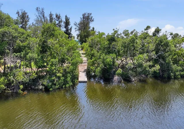 Photo 4 of Land for sale at 7723 Sanderling Rd, Sarasota, FL 34242 | MLS# A4694041 | Listing updated on 2026-06-03