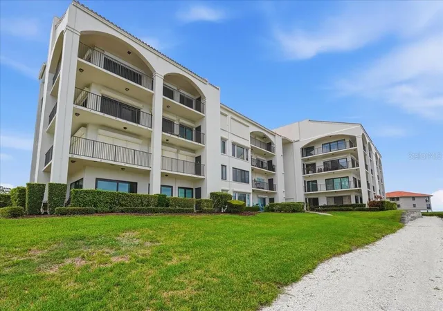 3rd image of 401 Mariner Dr #401, Tarpon Springs, FL 34689 | MLS# TB8509793