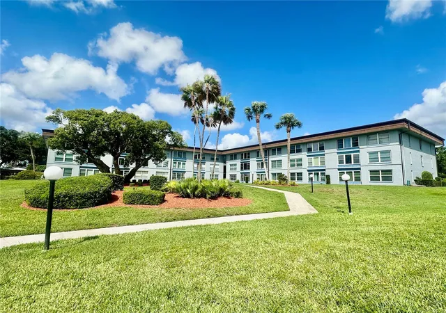 Photo 1 of Condo for sale at 333 Lake Howard Dr NW #304B, Winter Haven, FL 33880 | MLS# L4961973 | Listing updated on 2026-09-18