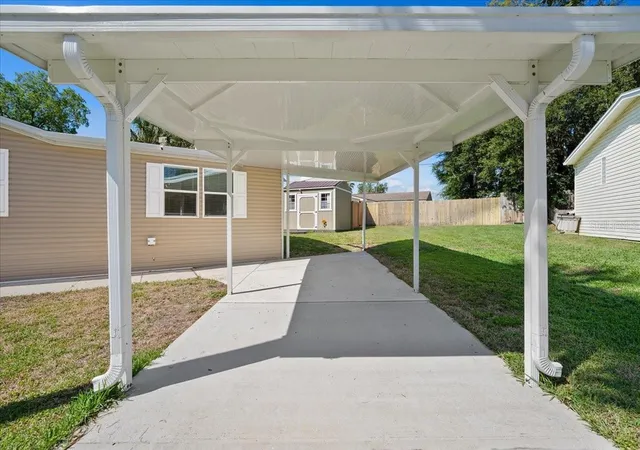 3rd image of 1137 Yaupon St, Daytona Beach, FL 32117 | MLS# FC318618