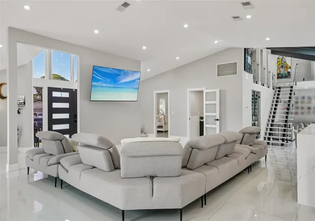 Photo 4 of Single family home for sale at 5201 Huntington St NE, St Petersburg, FL 33703 | MLS# TB8509857 | Listing updated on 2026-07-17