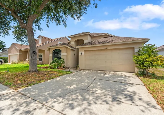 Homes for sale in Lutz, FL | 24405 Summer Wind Ct, Lutz, FL 33559 | MLS# W7885871