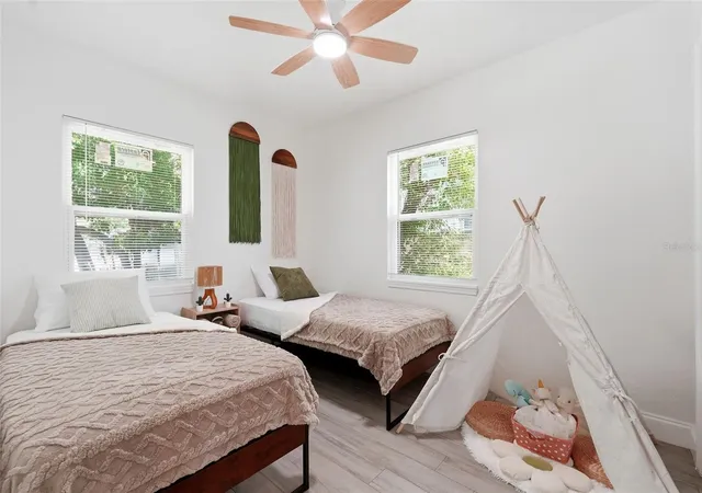 4th image of 2855 Valencia Wy S, St Petersburg, FL 33705 | MLS# TB8509887