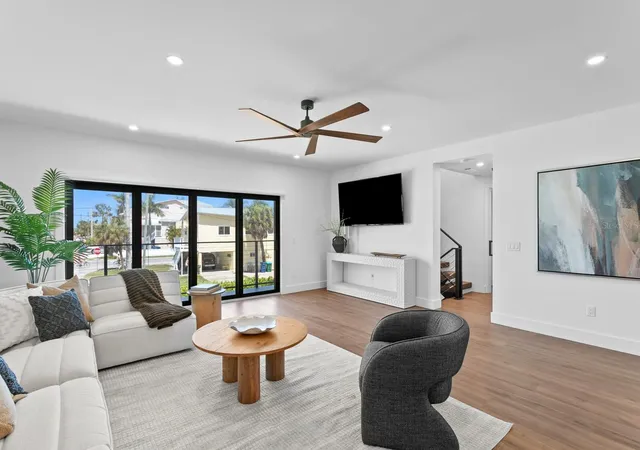 5th image of 201 N Harbor Dr, Holmes Beach, FL 34217 | MLS# TB8509893
