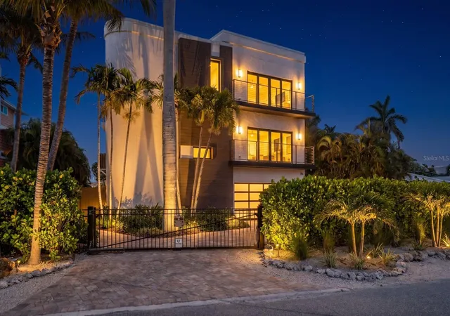 55th image of 201 N Harbor Dr, Holmes Beach, FL 34217 | MLS# TB8509893