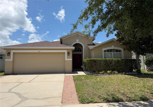 Photo 3 of Single family home for sale at 945 Tramells Trl, Kissimmee, FL 34744 | MLS# S5150165 | Listing updated on 2026-09-30