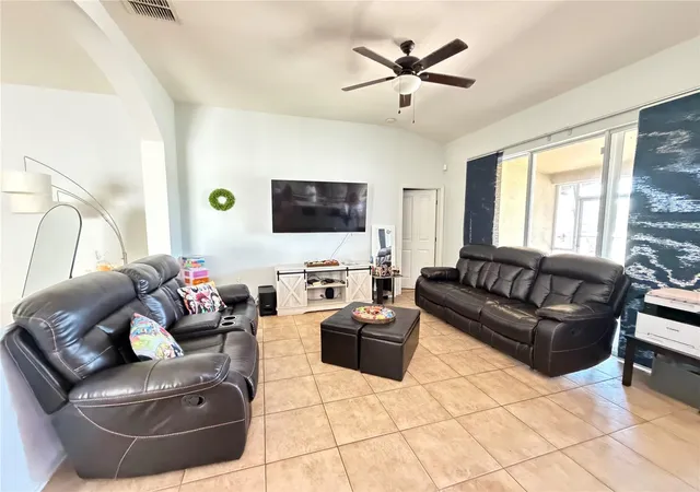 Photo 4 of Single family home for sale at 945 Tramells Trl, Kissimmee, FL 34744 | MLS# S5150165 | Listing updated on 2026-09-30
