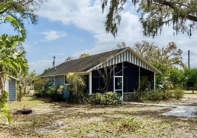 Photo 3 of Sale Pending at 6211 30th Avenue E, Palmetto, FL 34221 | MLS# A4694078 | Listing updated on 2026-09-28