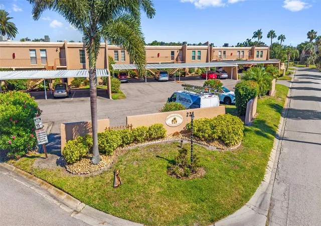Photo 2 of Condo for sale at 225 Country Clb Dr #B221, Largo, FL 33771 | MLS# TB8509961 | Listing updated on 2026-10-06