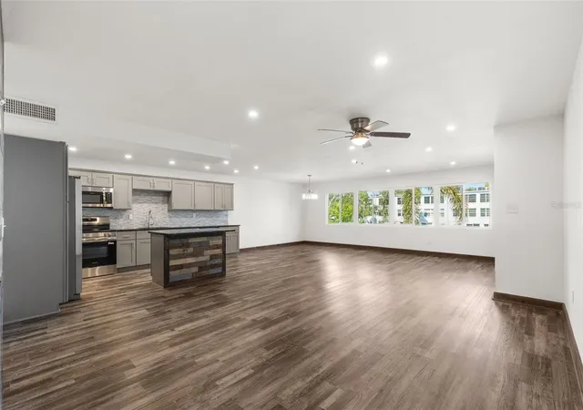 Photo 3 of Condo for sale at 225 Country Clb Dr #B221, Largo, FL 33771 | MLS# TB8509961 | Listing updated on 2026-10-06