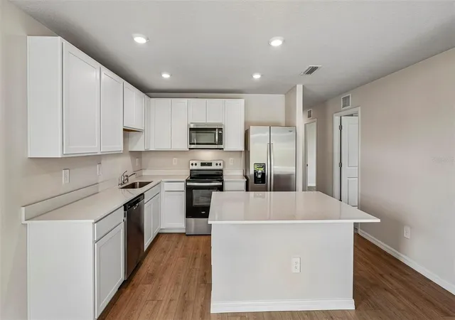 Photo 4 of Single family home for sale at 10416 Curving Crk Loop, Parrish, FL 34219 | MLS# A4694089 | Listing updated on 2026-09-16