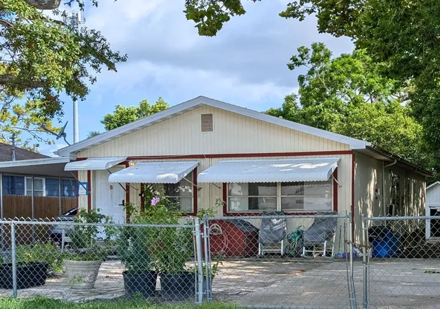Photo 1 of Manufactured home for sale at 7101 Jeanne Ave, Hudson, FL 34667 | MLS# TB8509966 | Listing updated on 2026-08-22