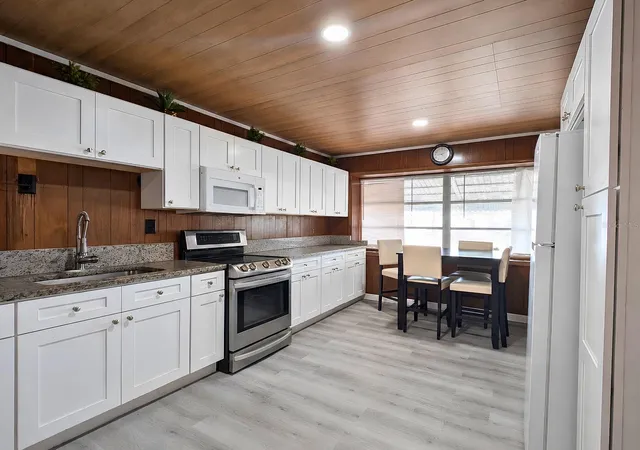 Photo 3 of Manufactured home for sale at 7101 Jeanne Ave, Hudson, FL 34667 | MLS# TB8509966 | Listing updated on 2026-08-22