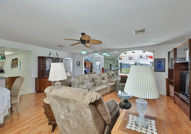 3rd image of 2611 Lancaster Dr, SUN CITY CENTER, FL 33573
