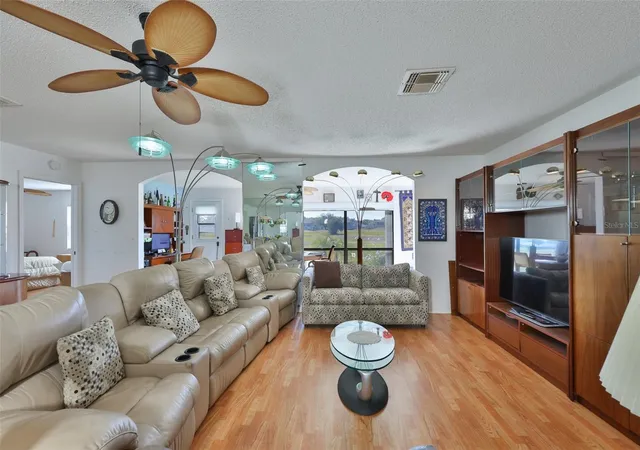 5th image of 2611 Lancaster Dr, SUN CITY CENTER, FL 33573
