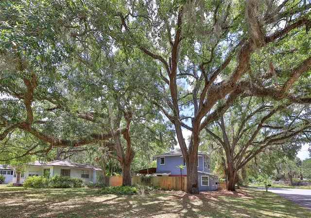 Photo 4 of Single family home for sale at 801 E 20th Street, Sanford, FL 32771 | MLS# O6408932 | Listing updated on 2026-10-07