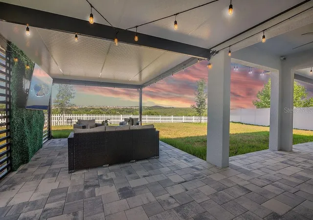 Photo 3 of Sale Pending at 1033 Calico Pointe Cir, Groveland, FL 34736 | MLS# S5150182 | Listing updated on 2026-09-02