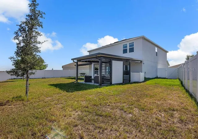 Photo 4 of Sale Pending at 1033 Calico Pointe Cir, Groveland, FL 34736 | MLS# S5150182 | Listing updated on 2026-09-02
